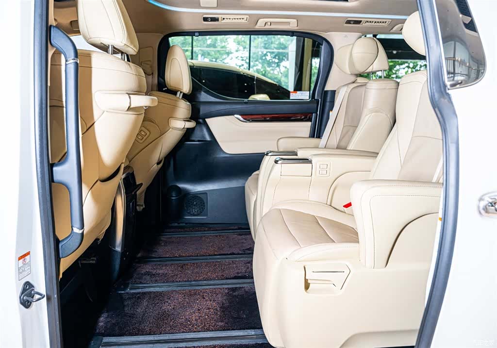 Toyota Alphard, 2018 11