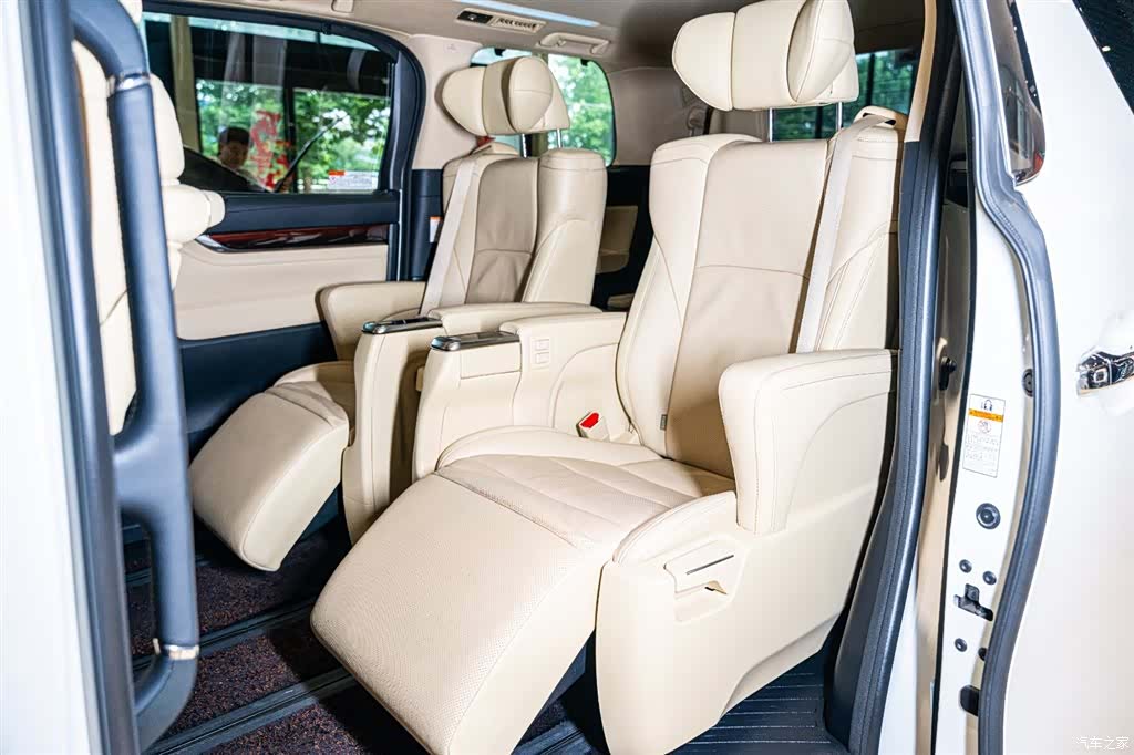 Toyota Alphard, 2018 12