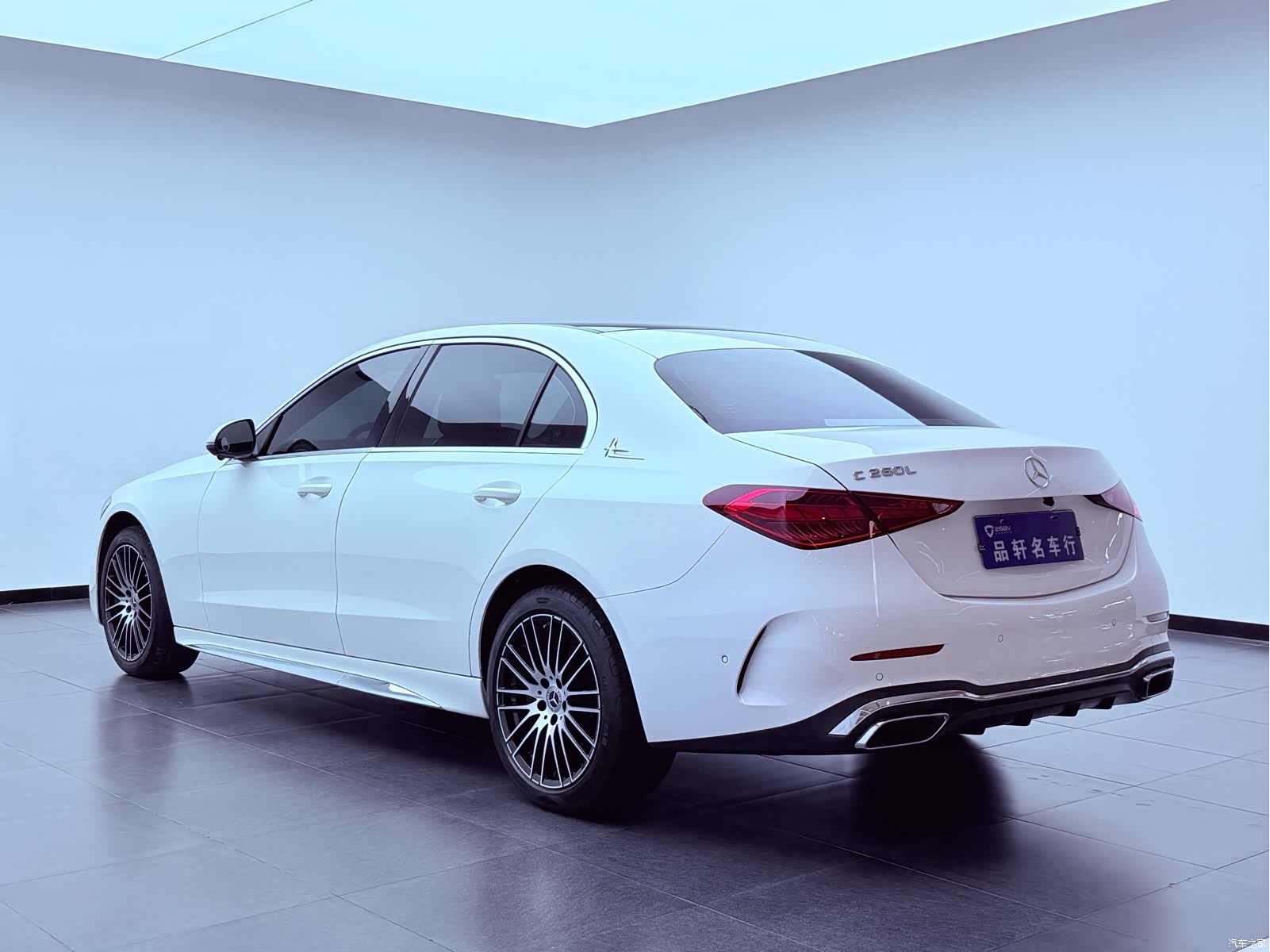 Mercedes-Benz C-Class, 2023 4