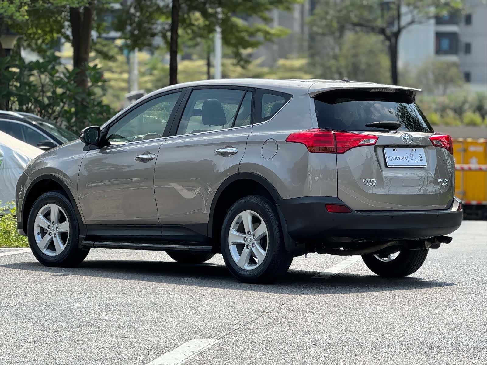 Toyota RAV4, 2014 4