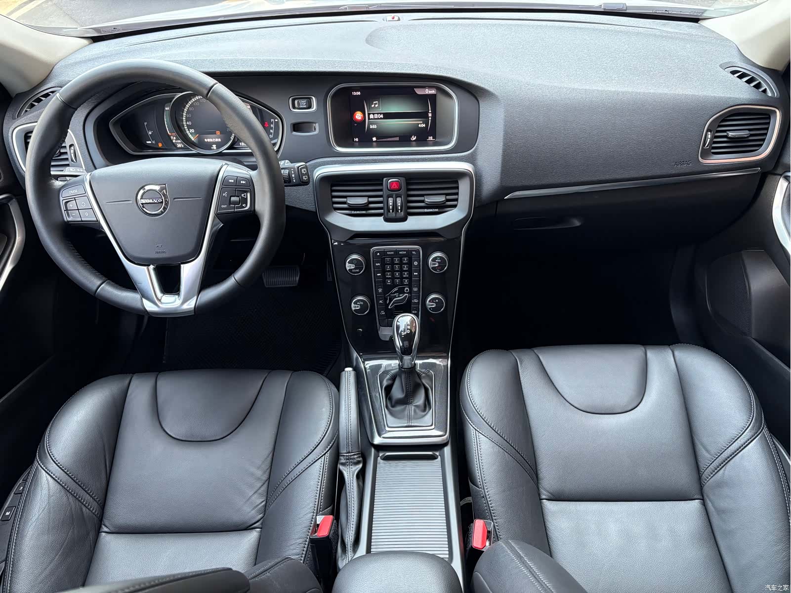 Volvo V40, 2019 11