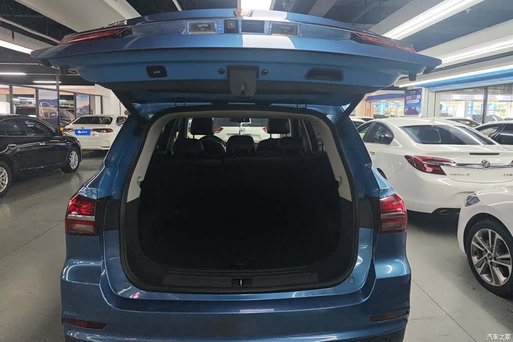 Roewe RX5, 2017 4
