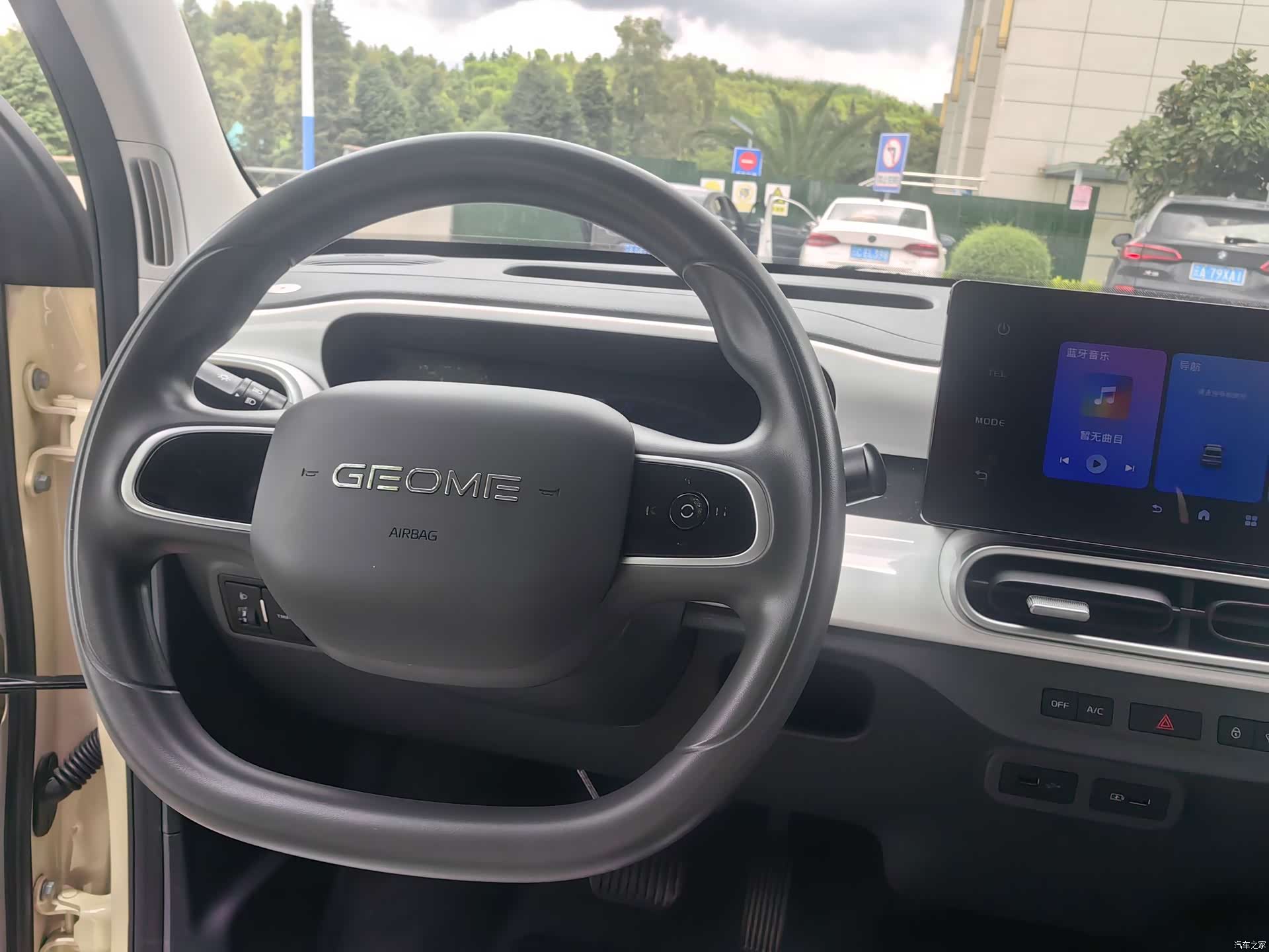 Geely Panda, 2025 14