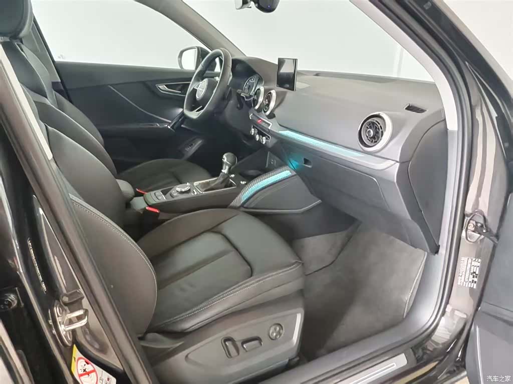 Audi Q2L, 2024 8