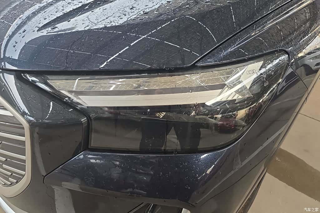 Audi Q4 e-tron, 2023 все фото