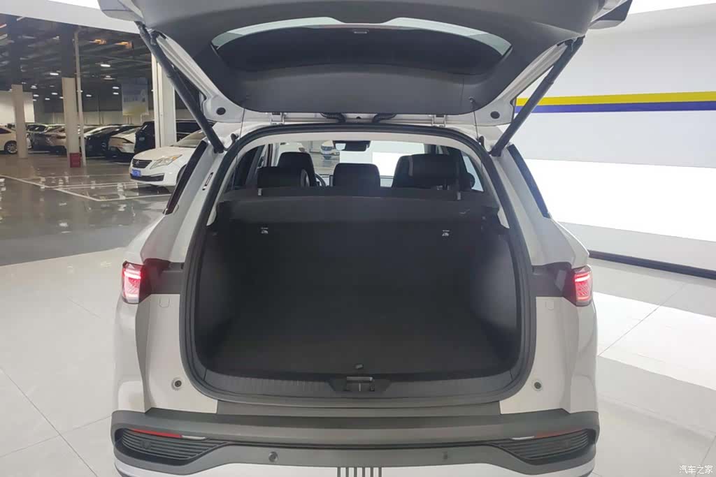 BYD HiAce, 2026 4