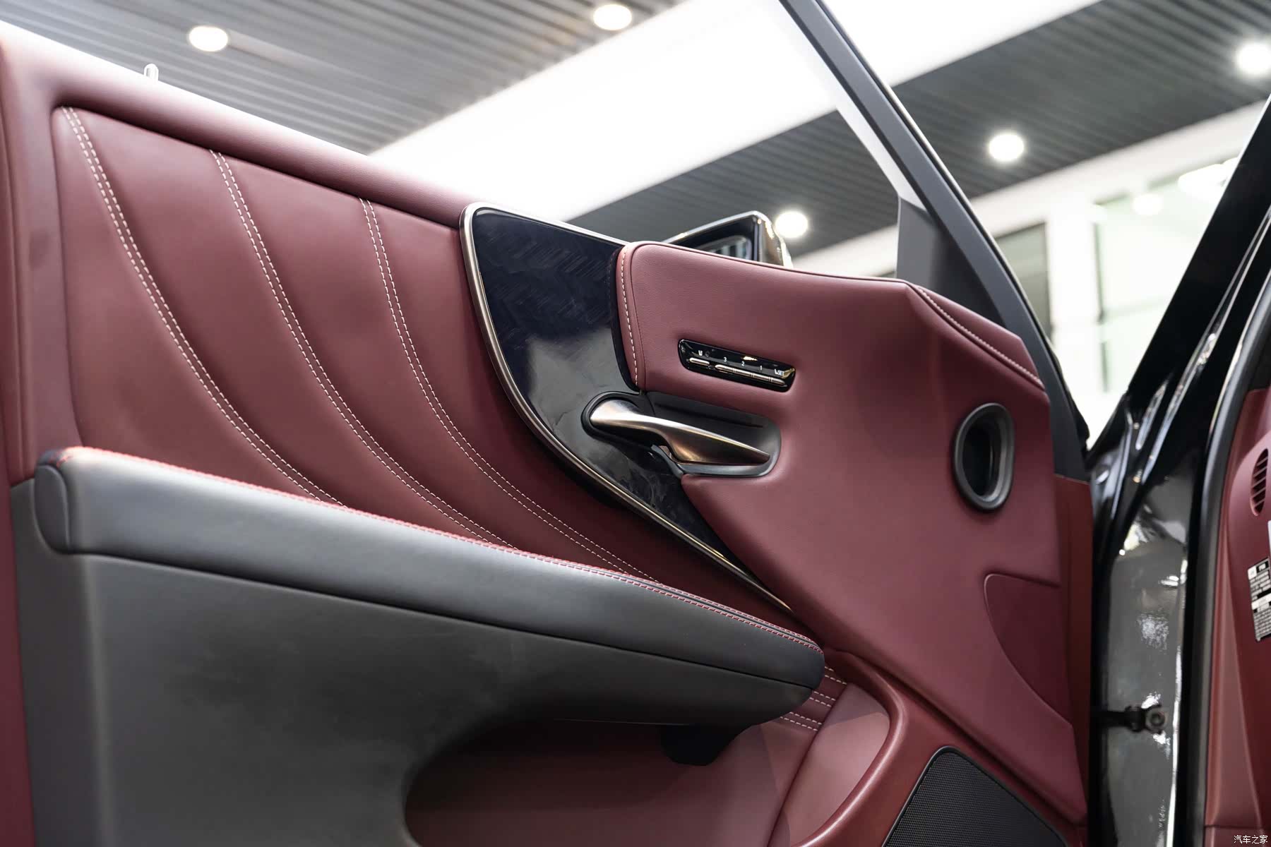 Lexus LS, 2018 20