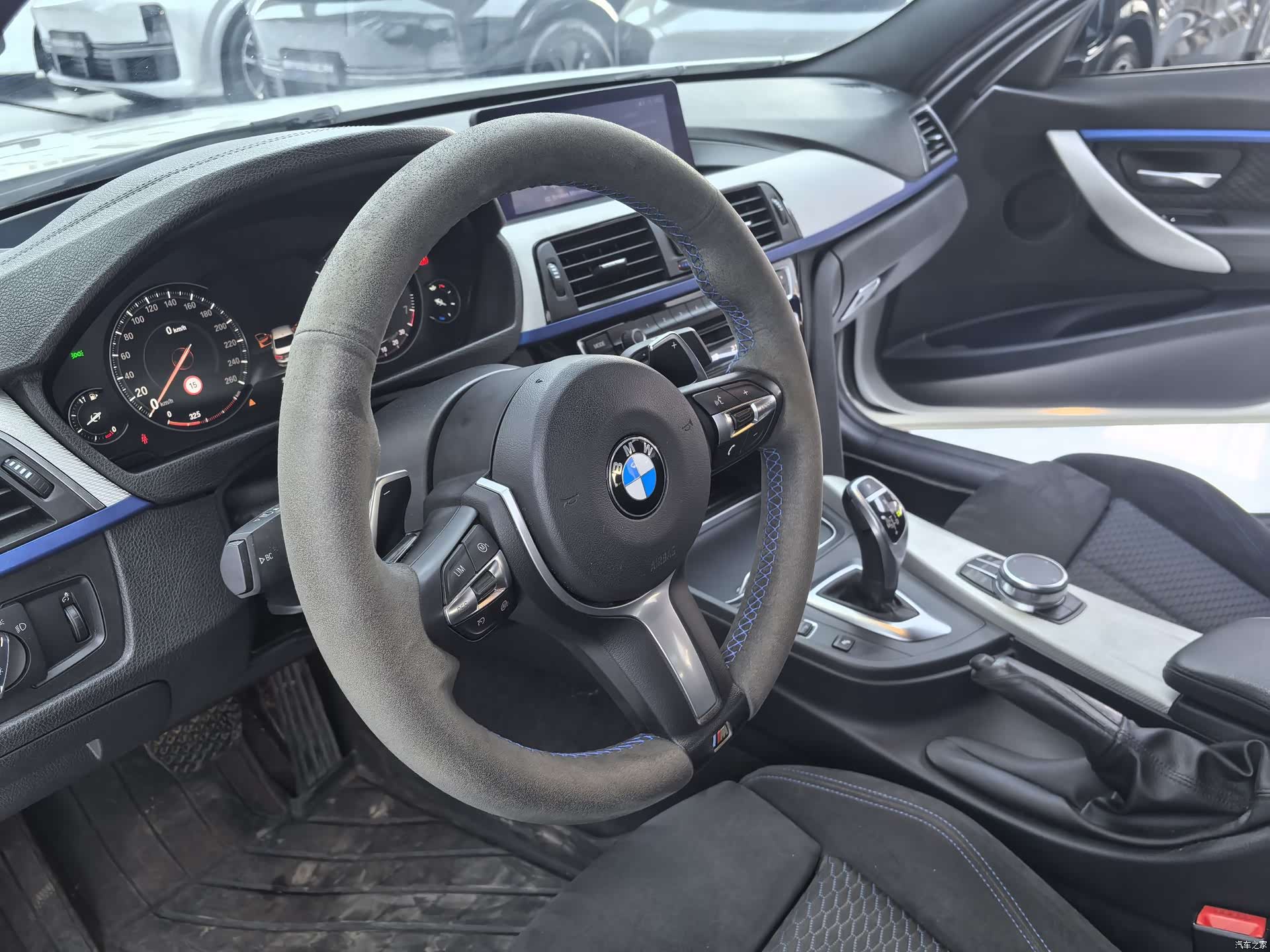BMW 3 Series, 2018 все фото