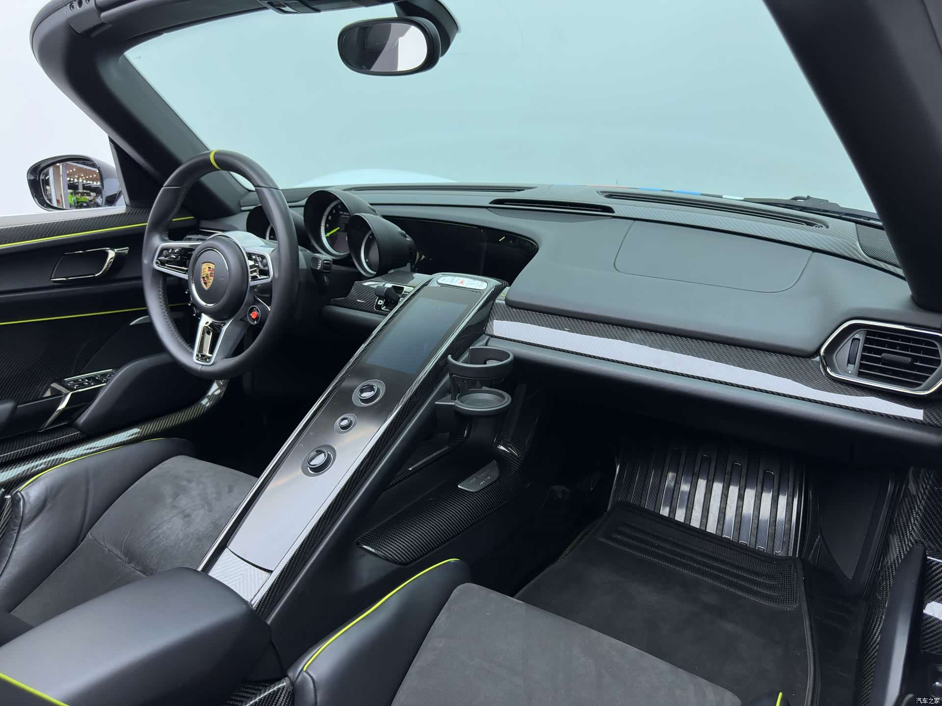 Porsche 918, 2015 29