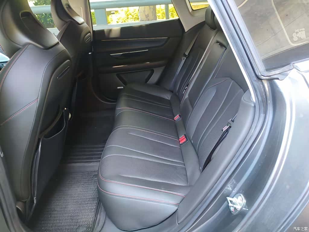 Xpeng P7, 2022 17