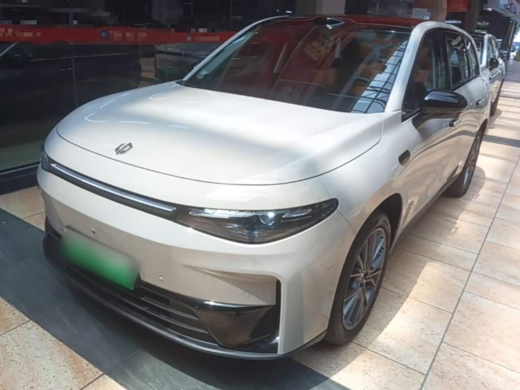 Leapmotor C10