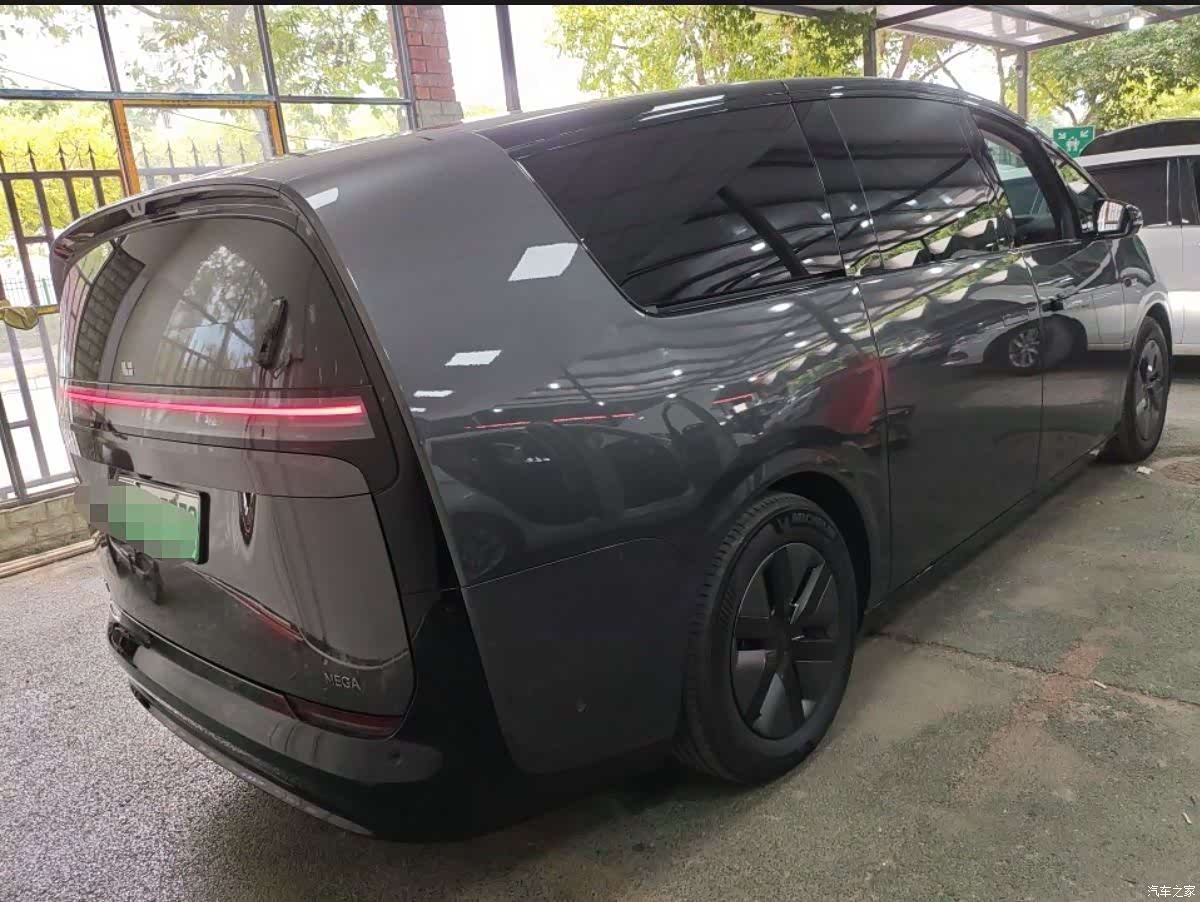 Li Auto MEGA, 2024 9