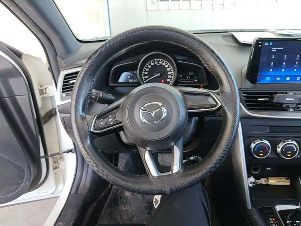 Mazda CX-4, 2018 11