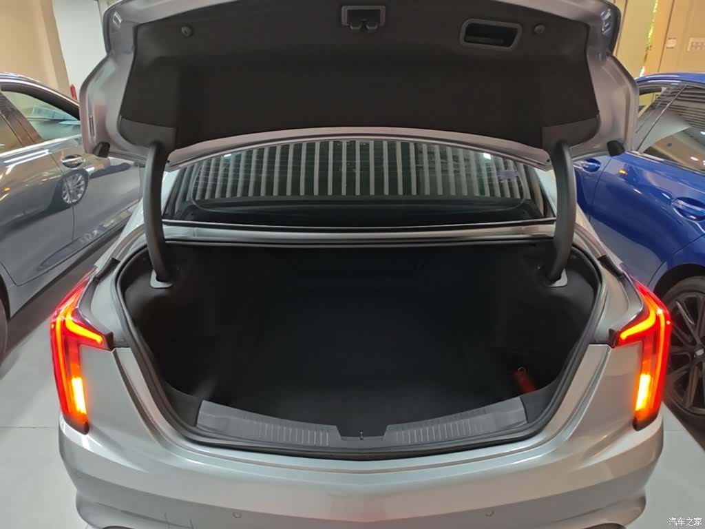Cadillac CT5, 2023 19