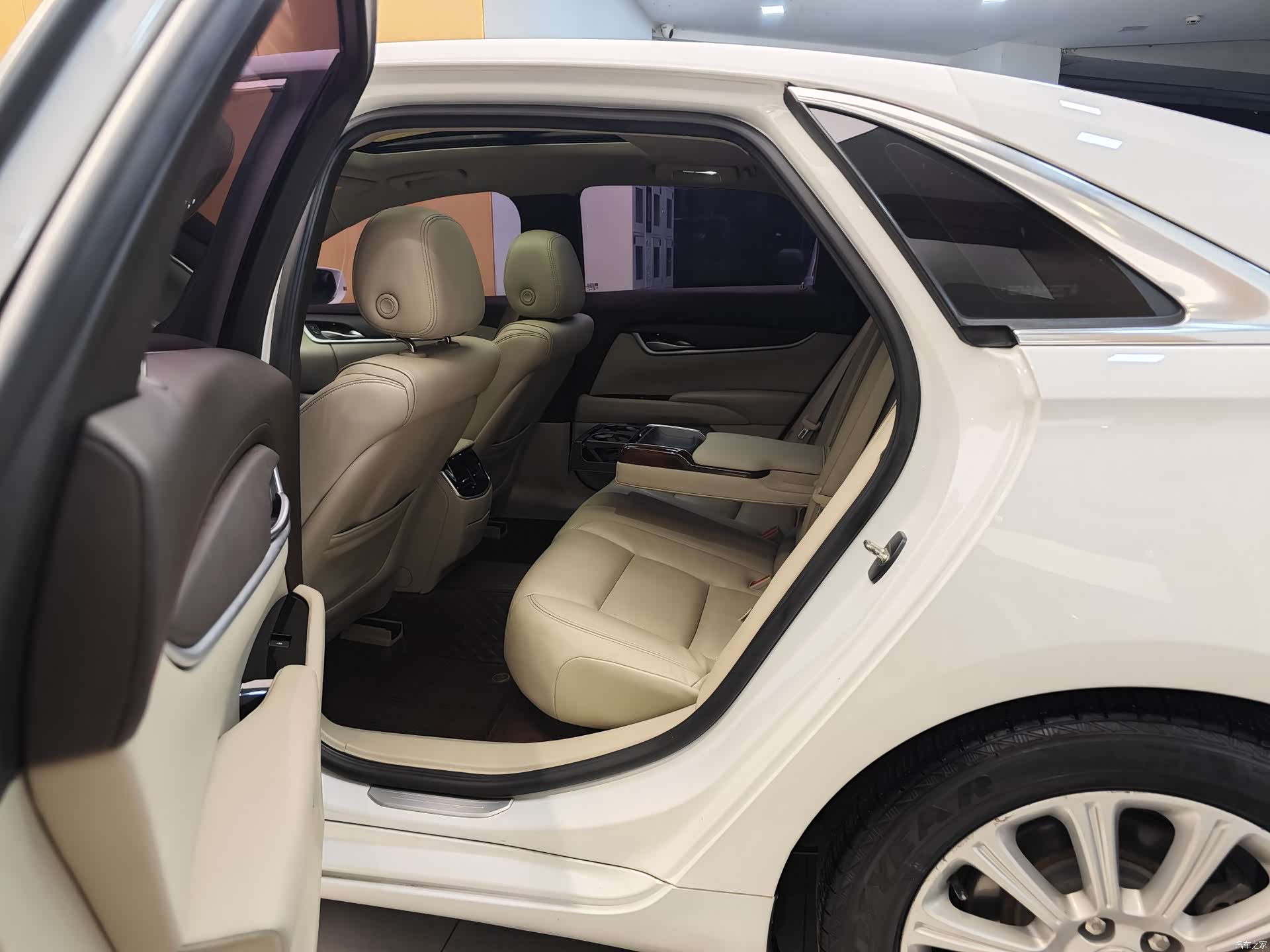 Cadillac XTS, 2015 23