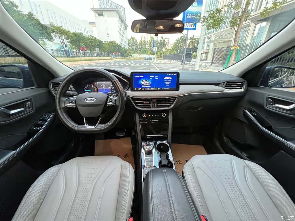 Ford Escape, 2022 все фото