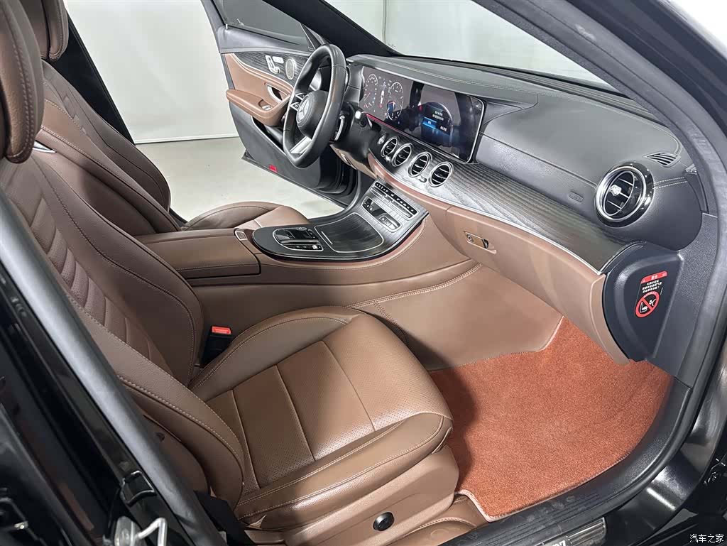 Mercedes-Benz E-Class, 2023 14