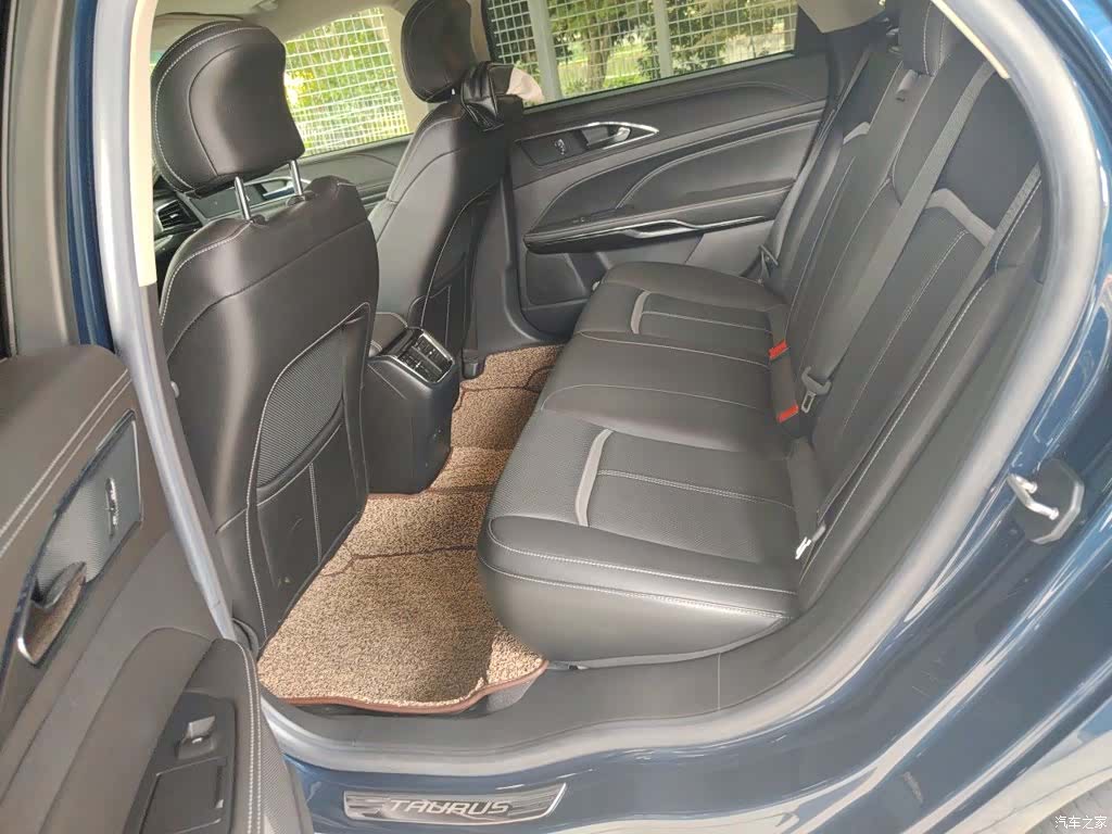 Ford Taurus, 2016 15