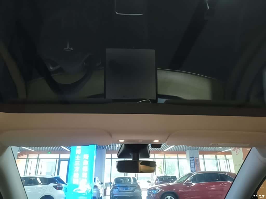 Tesla Model Y, 2022 18