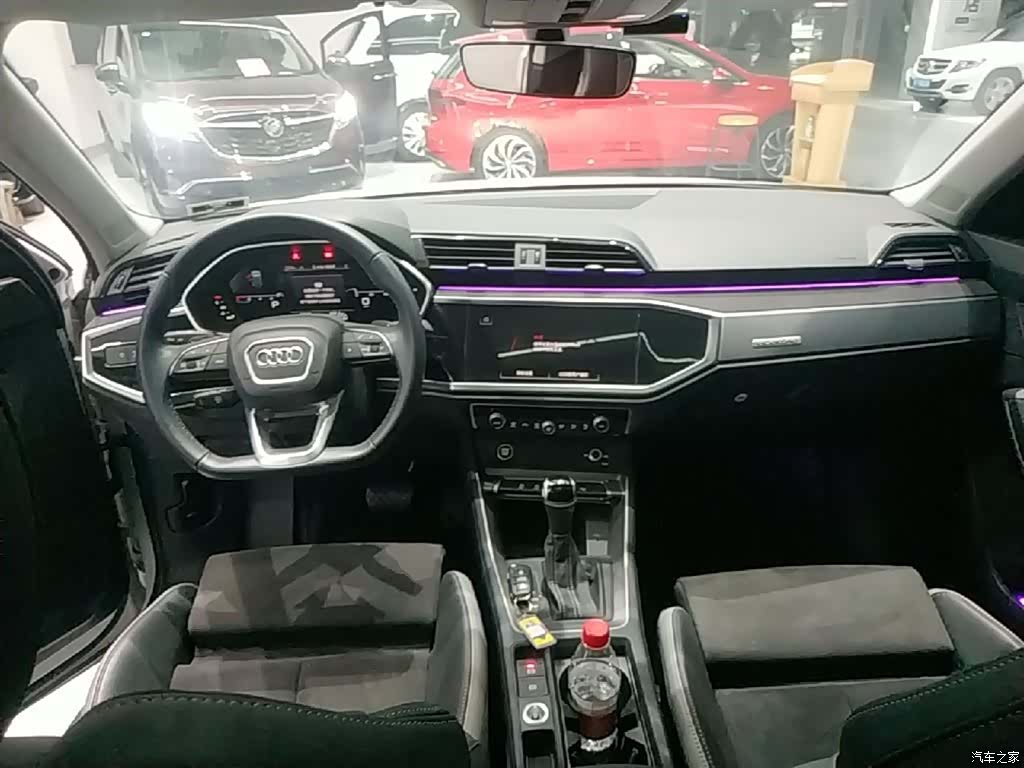 Audi Q3, 2023 10