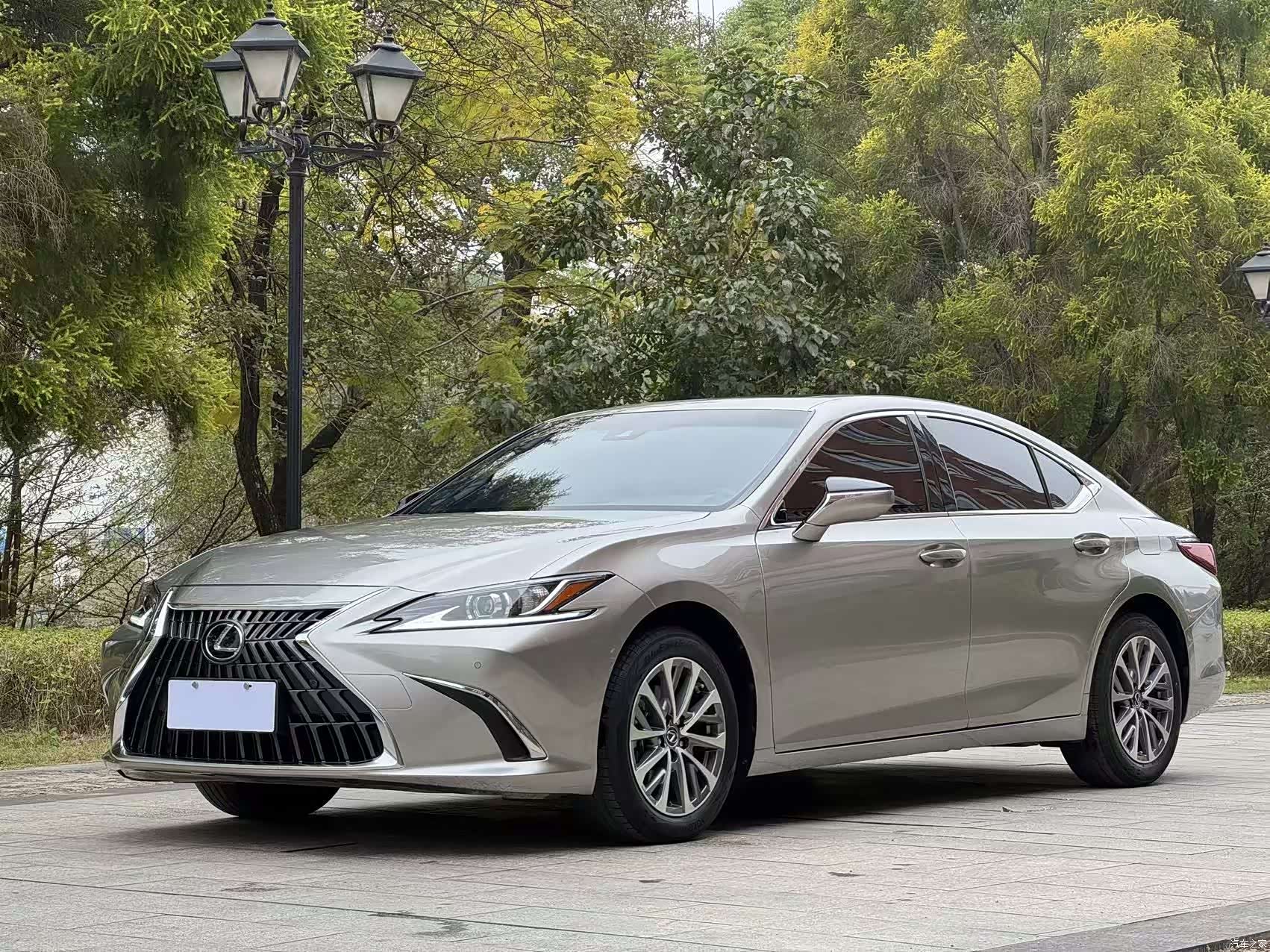 Lexus ES, 2024 1