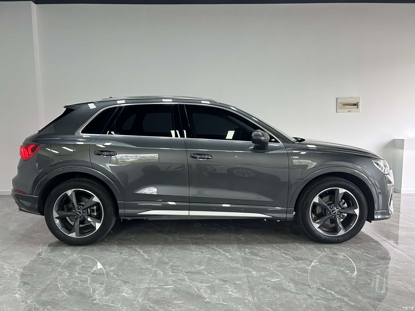 Audi Q3, 2023 3