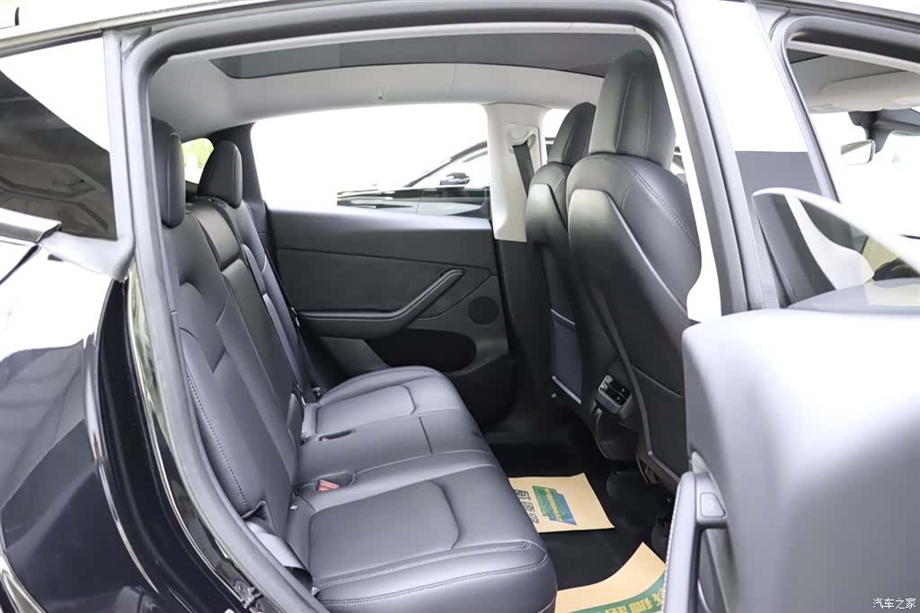 Tesla Model Y, 2022 16