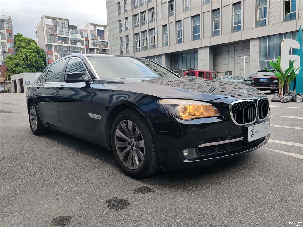BMW 7 Series, 2011 3