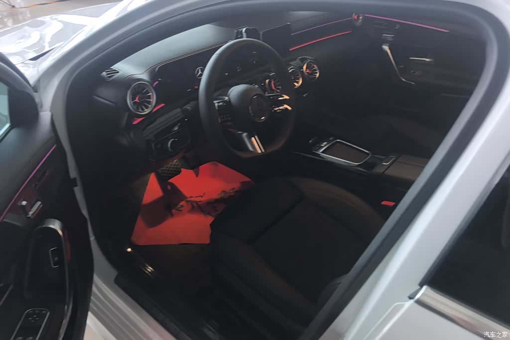 Mercedes-Benz A-Class, 2024 8