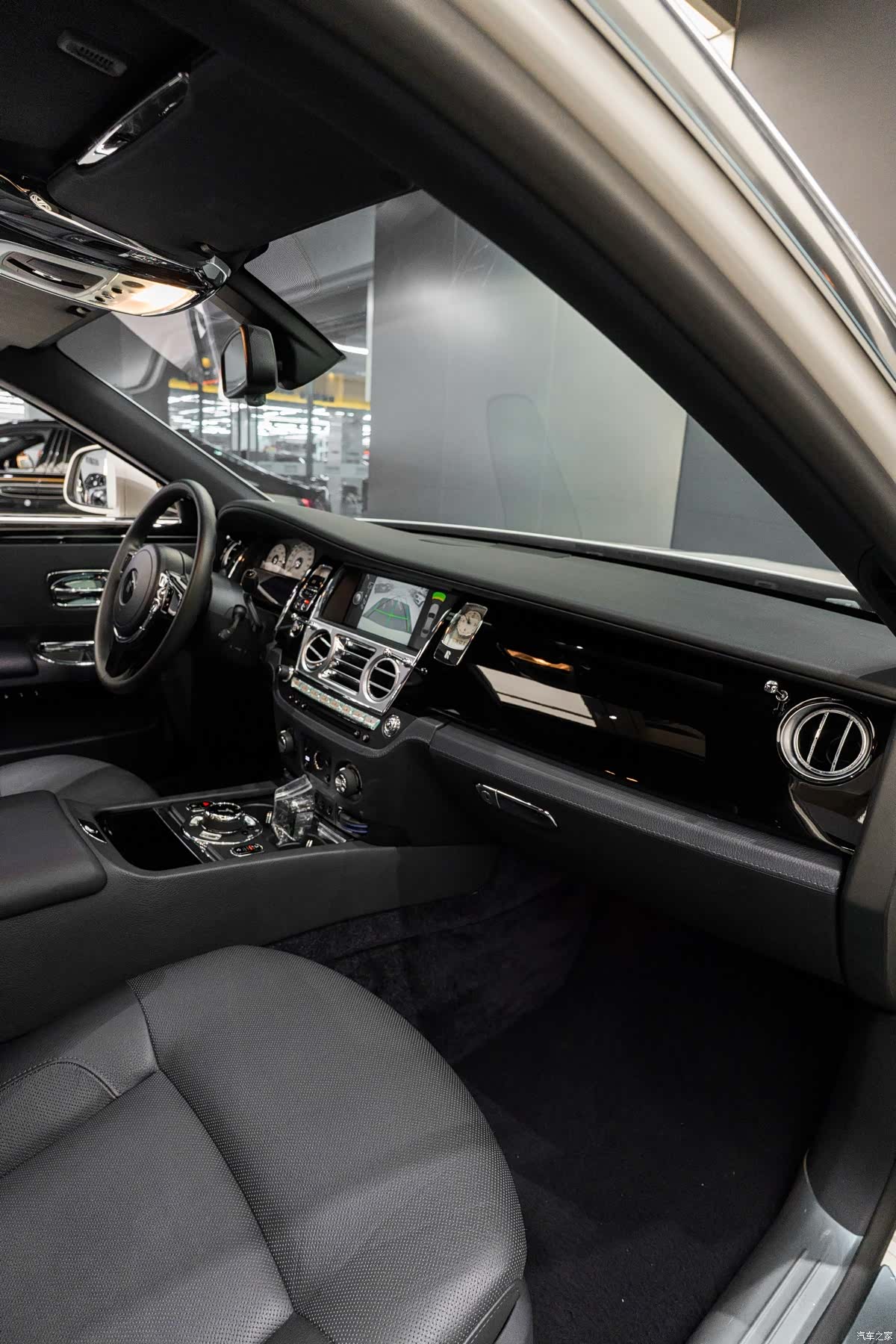 Rolls-Royce Ghost, 2014 6