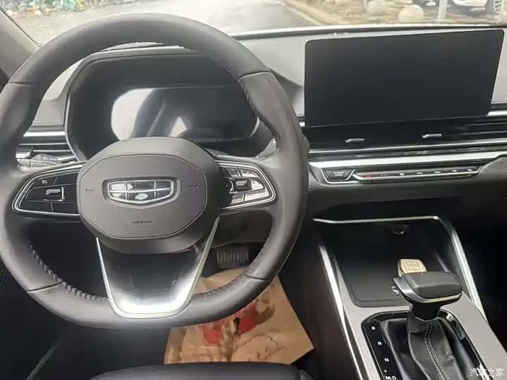 Geely Emgrand, 2021 все фото