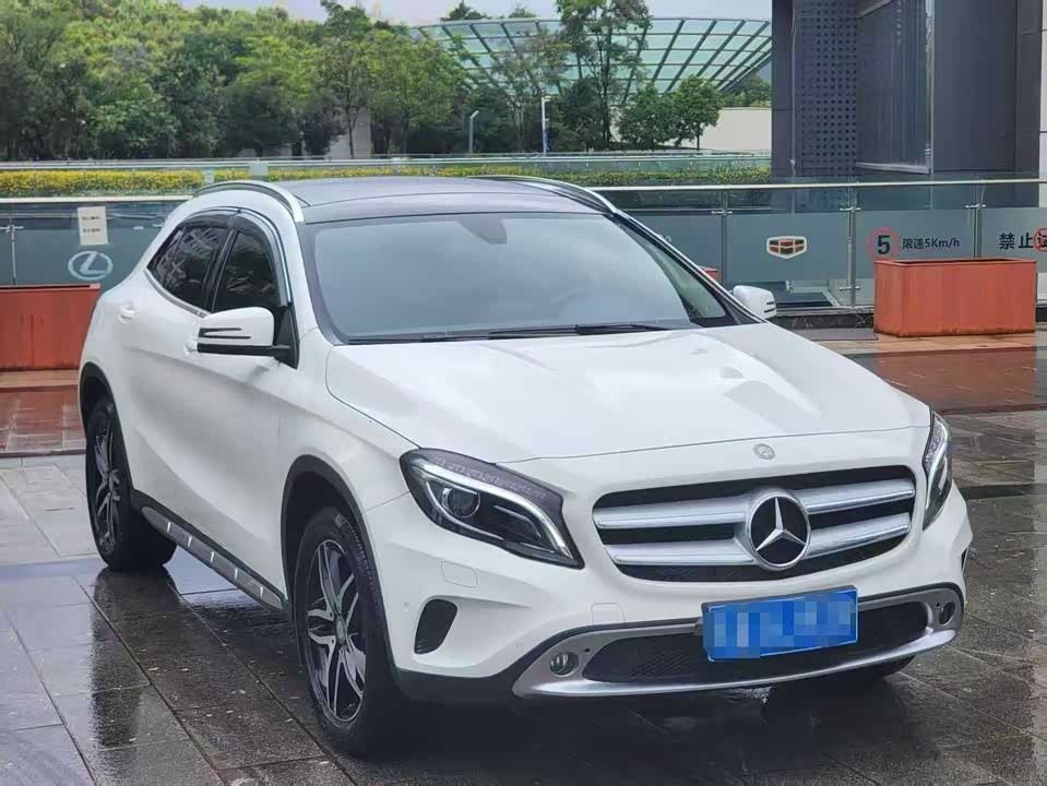 Mercedes-Benz GLA