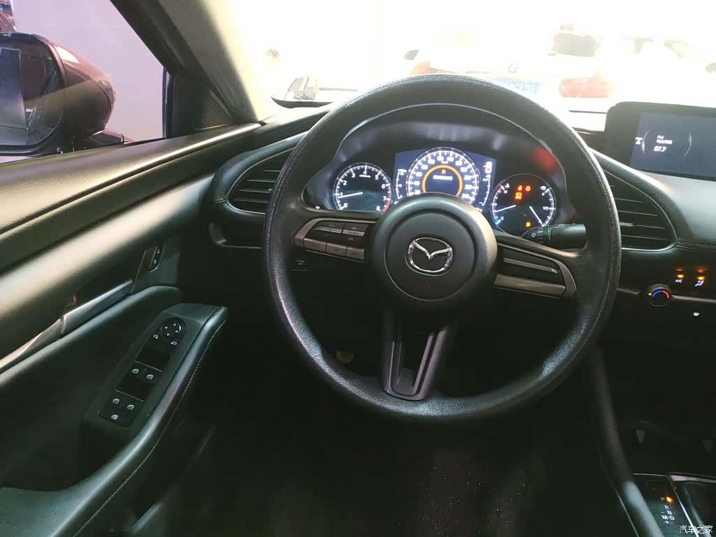Mazda Mazda3, 2020 11
