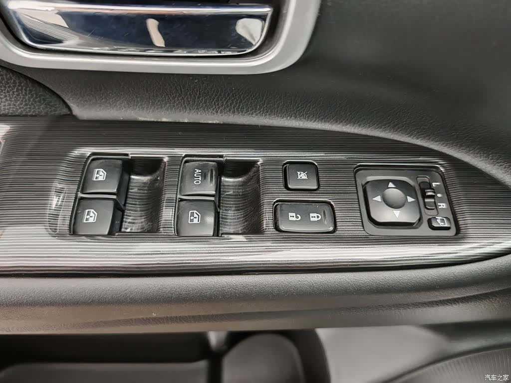 Mitsubishi Outlander, 2018 9