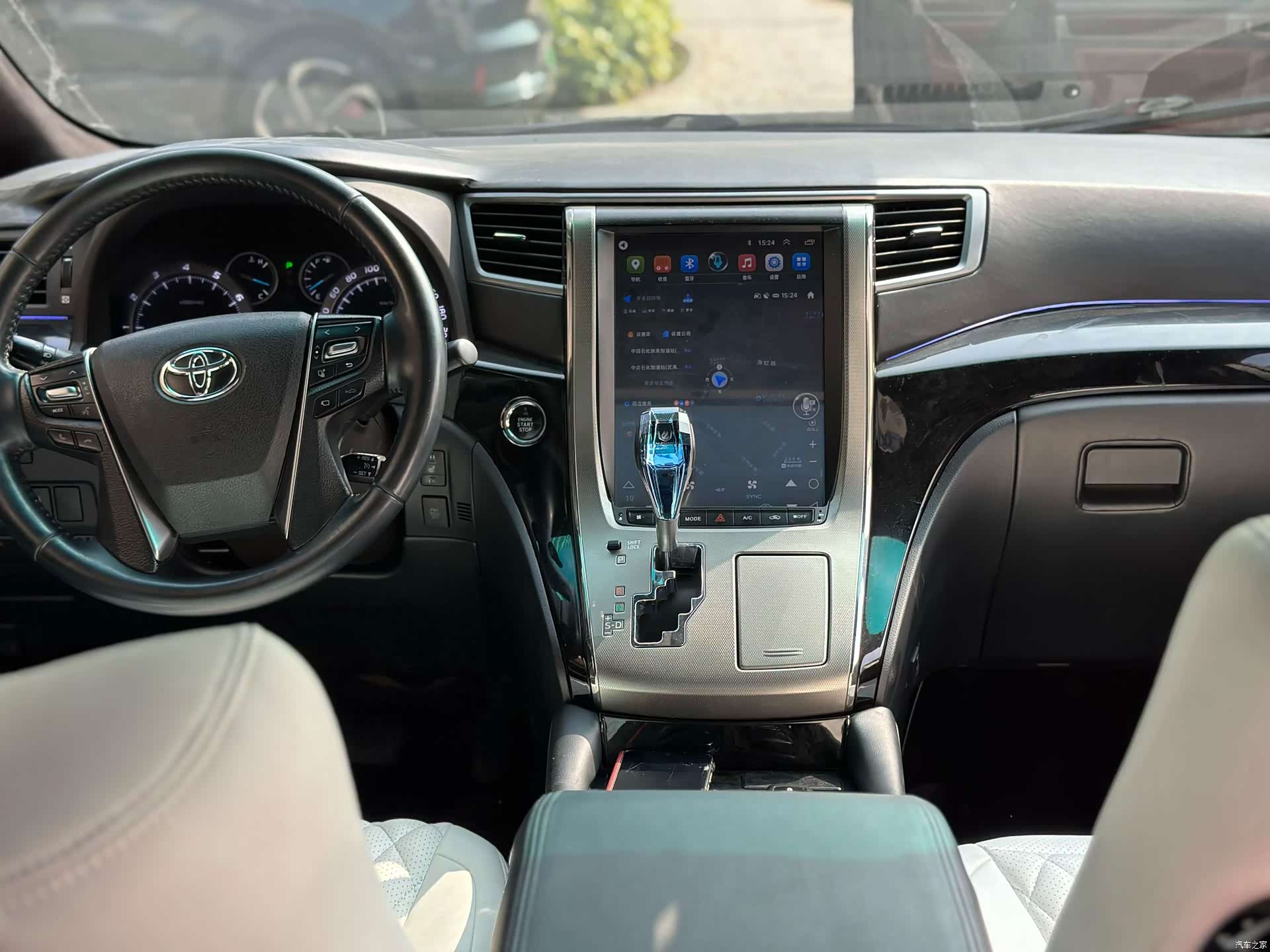 Toyota Alphard, 2011 6
