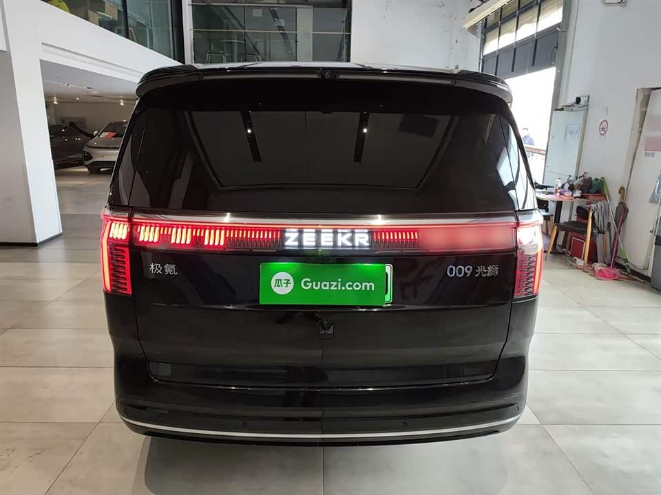 Zeekr 009