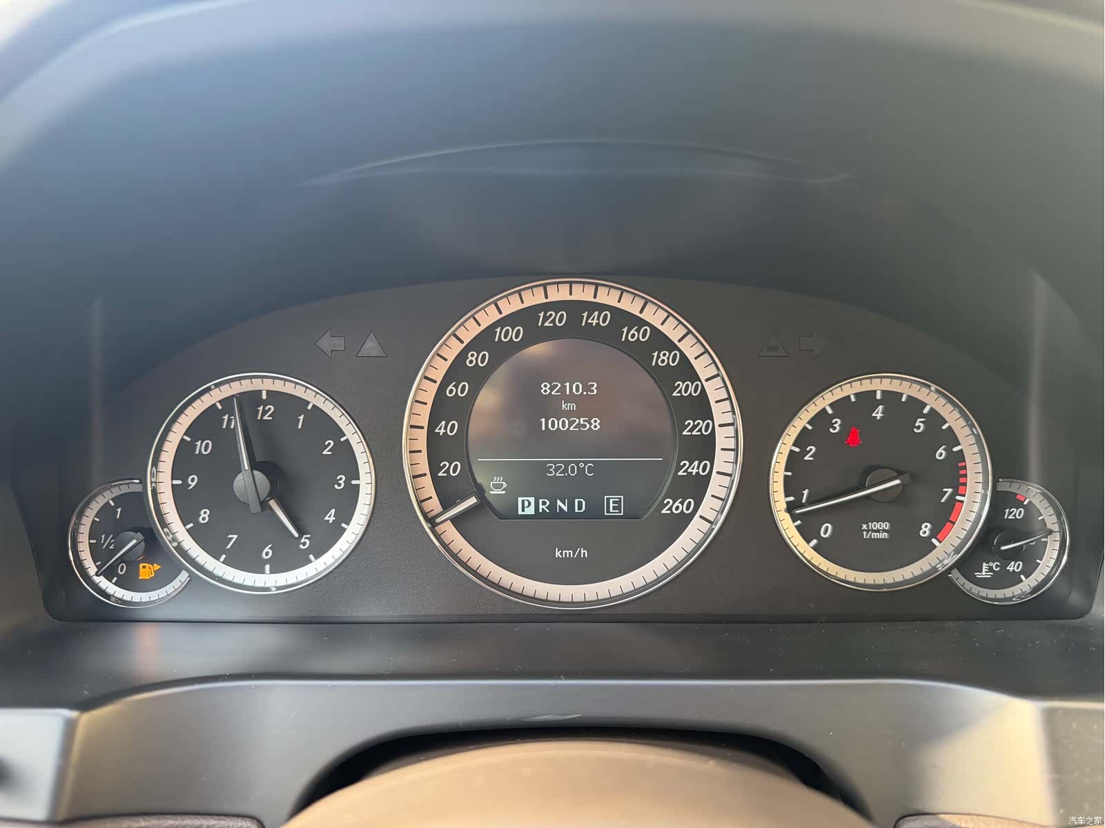 Mercedes-Benz E-Class, 2011 10