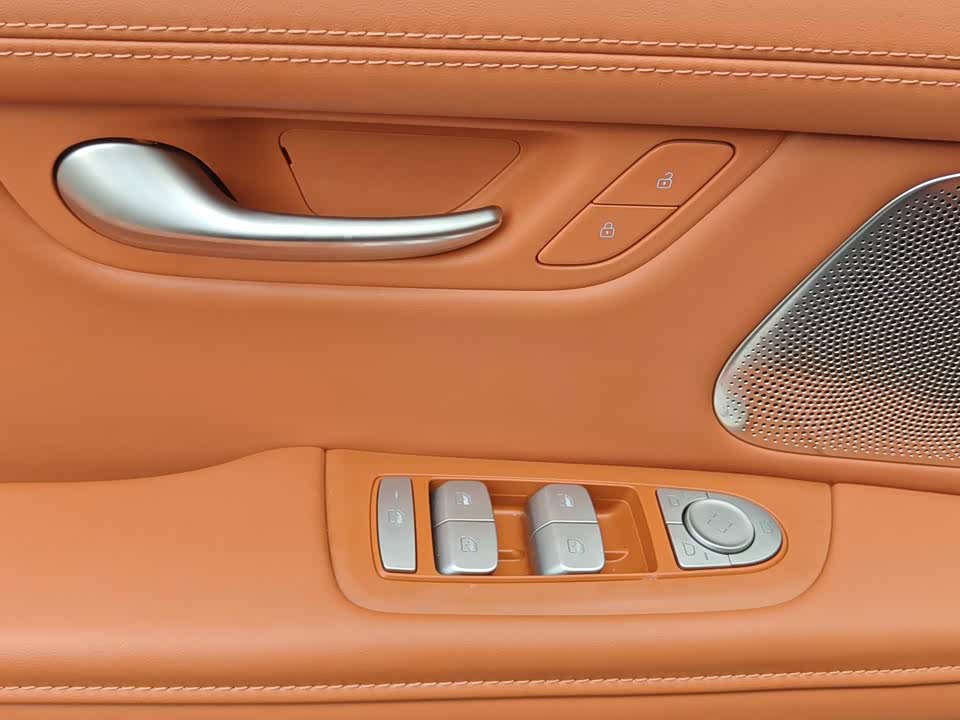 AITO Ask the world M7