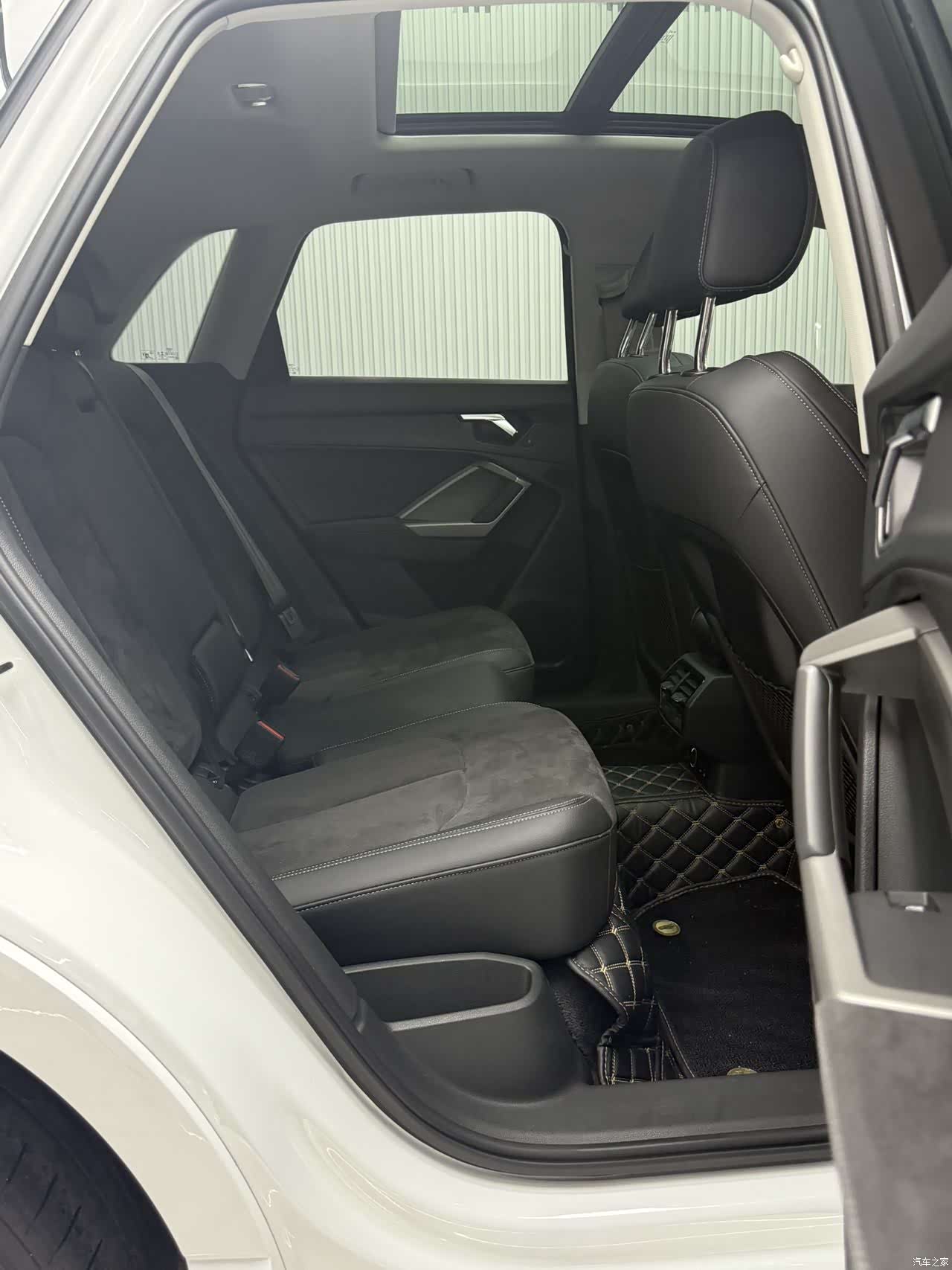 Audi Q3, 2023 14