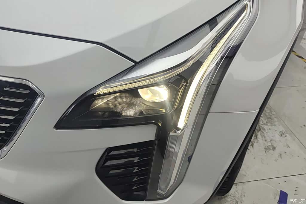 Cadillac XT4, 2023 все фото