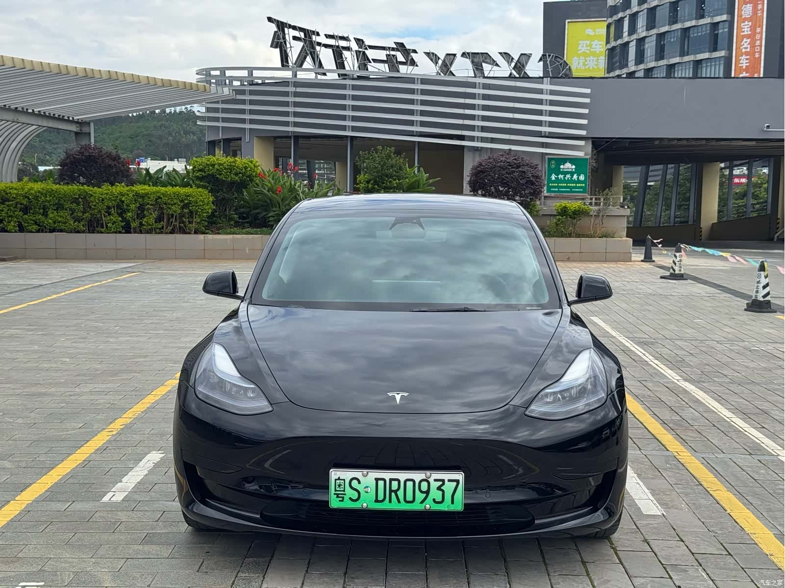 Tesla Model 3, 2023 4