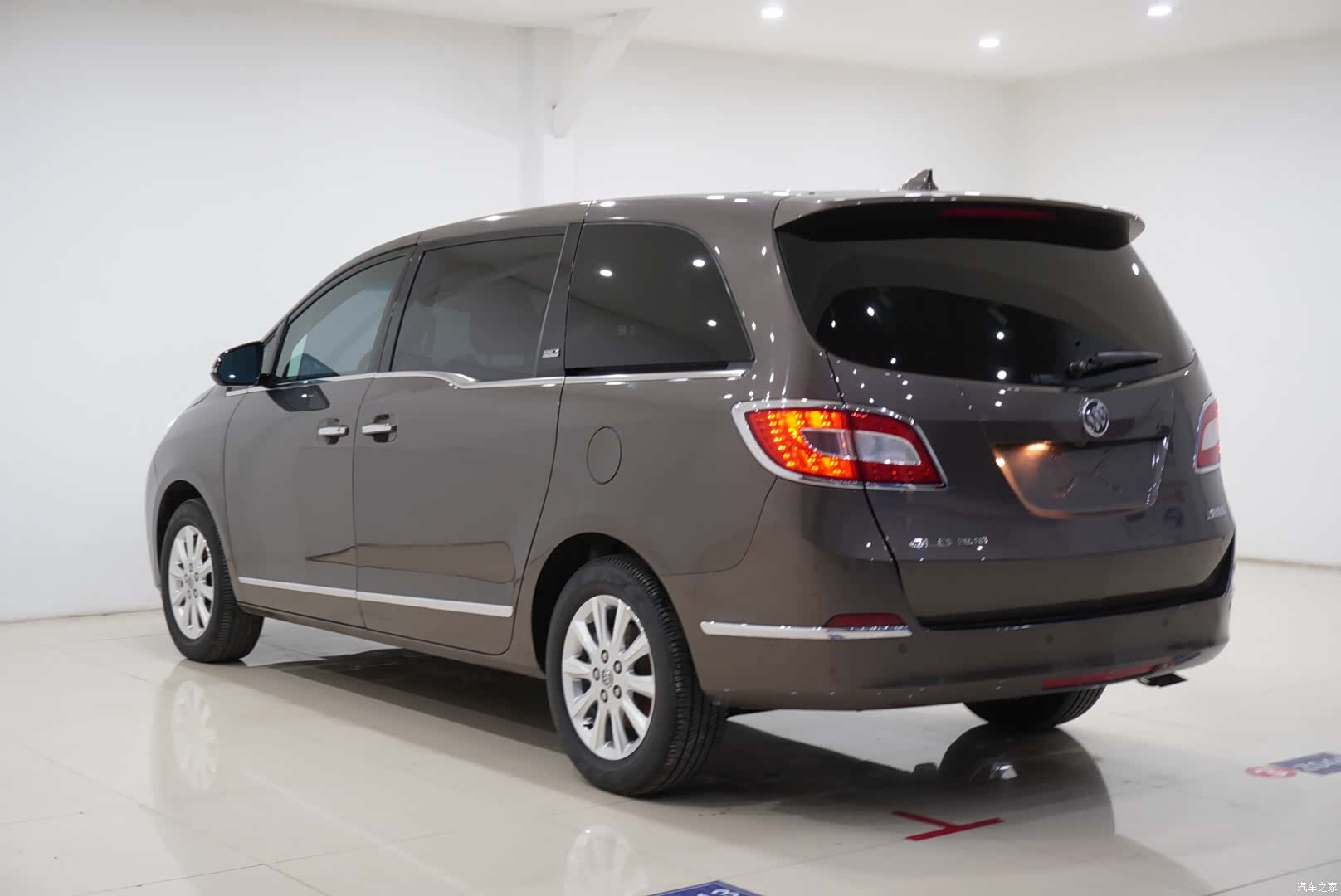 Buick GL8, 2014 6