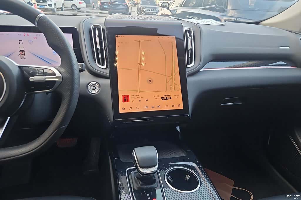 Hongqi HS3, 2024 13