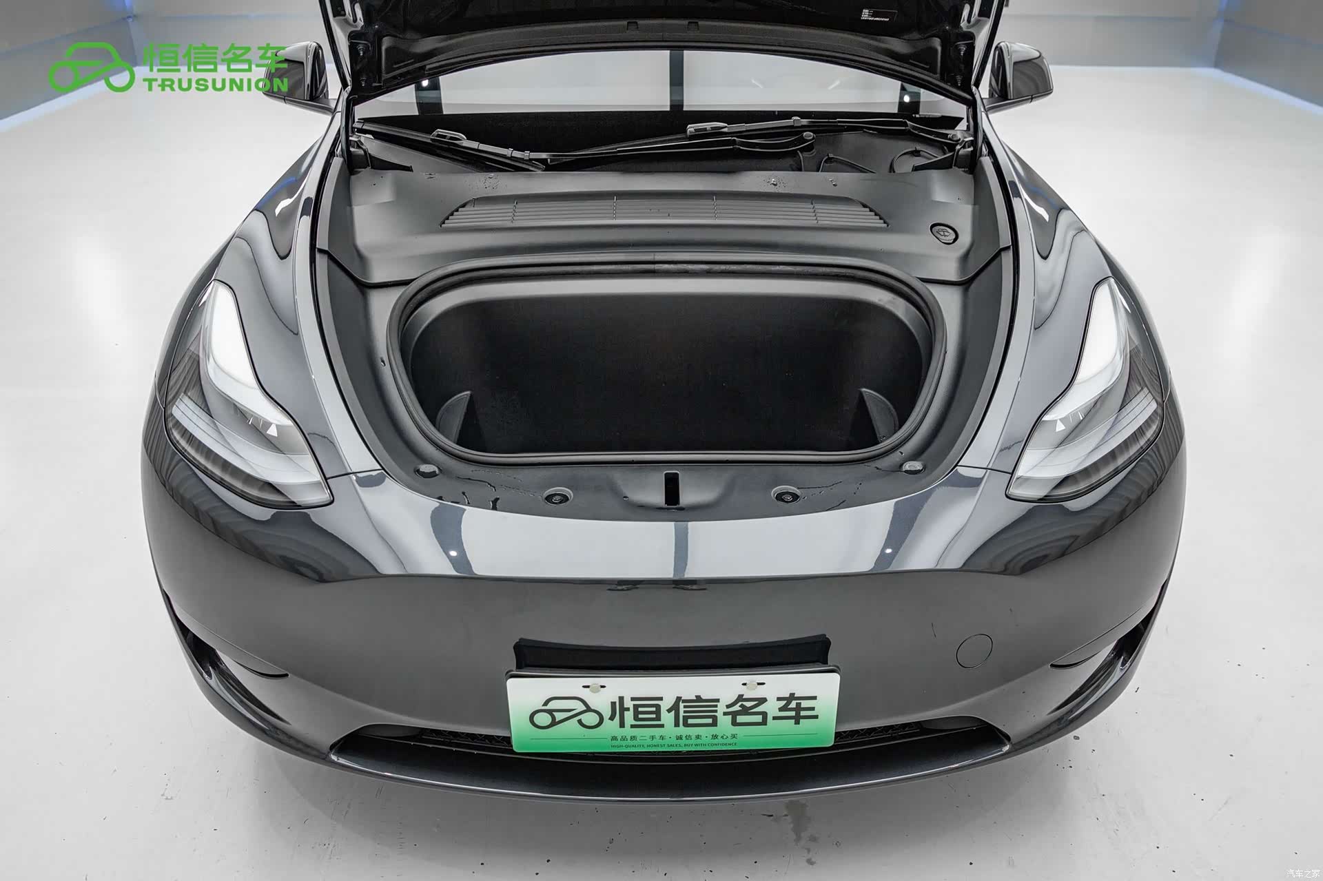 Tesla Model Y, 2024 12