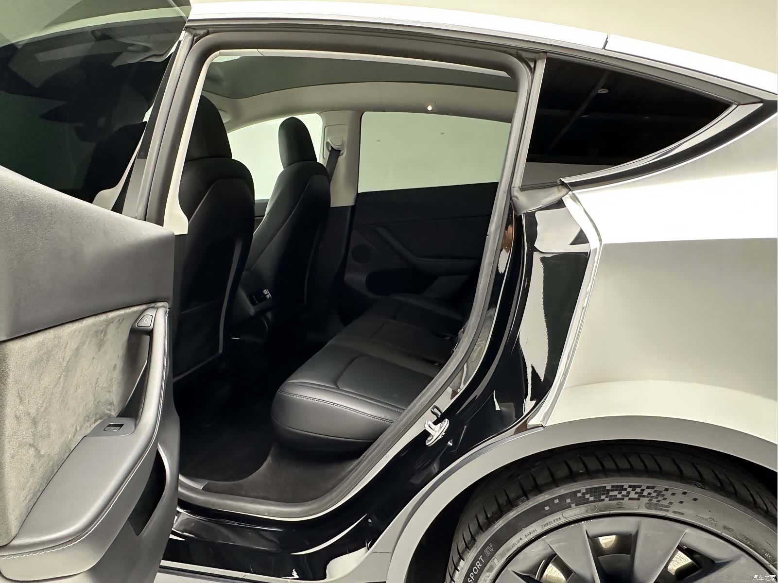 Tesla Model Y, 2022 8