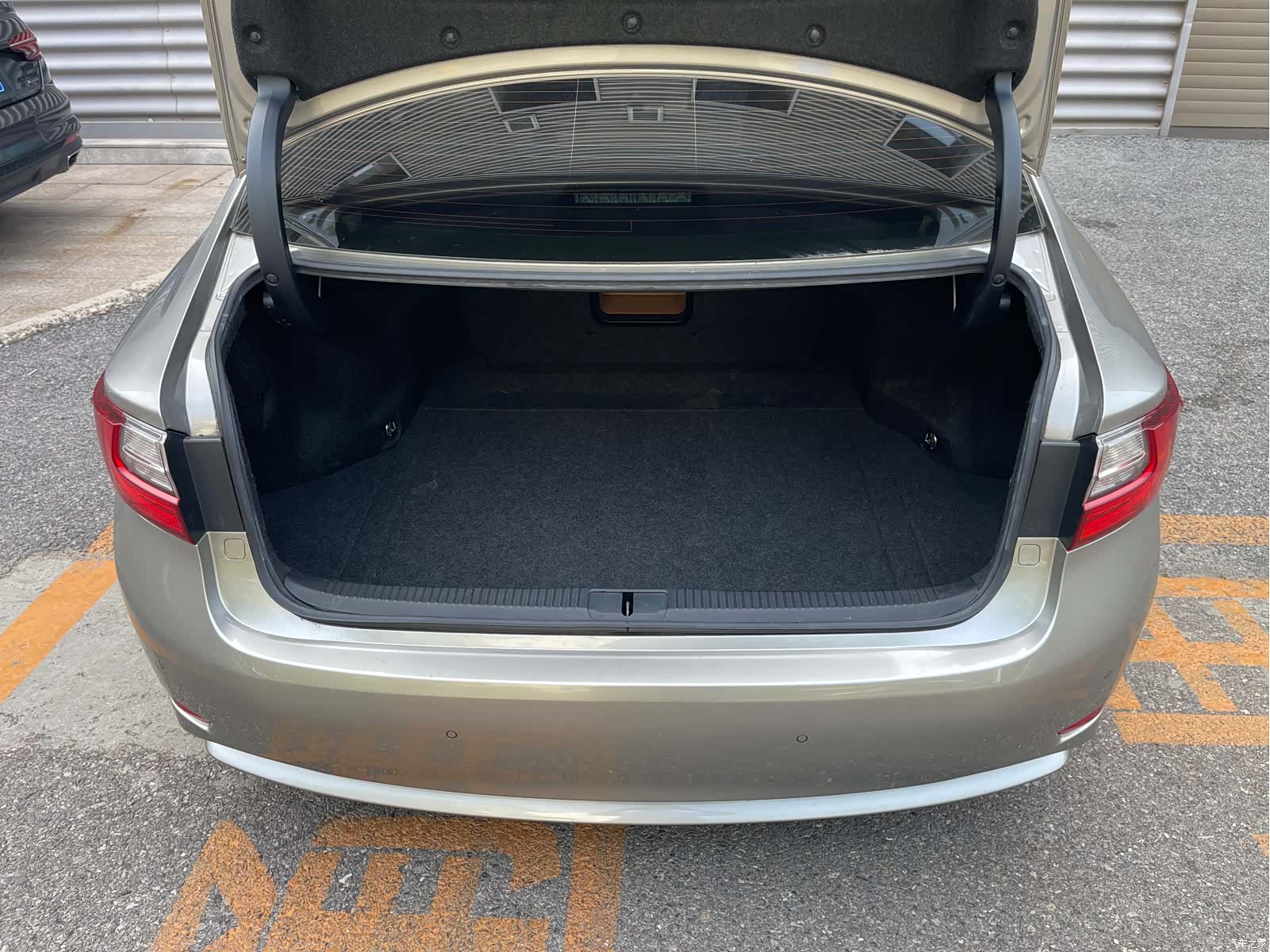 Lexus ES, 2018 10