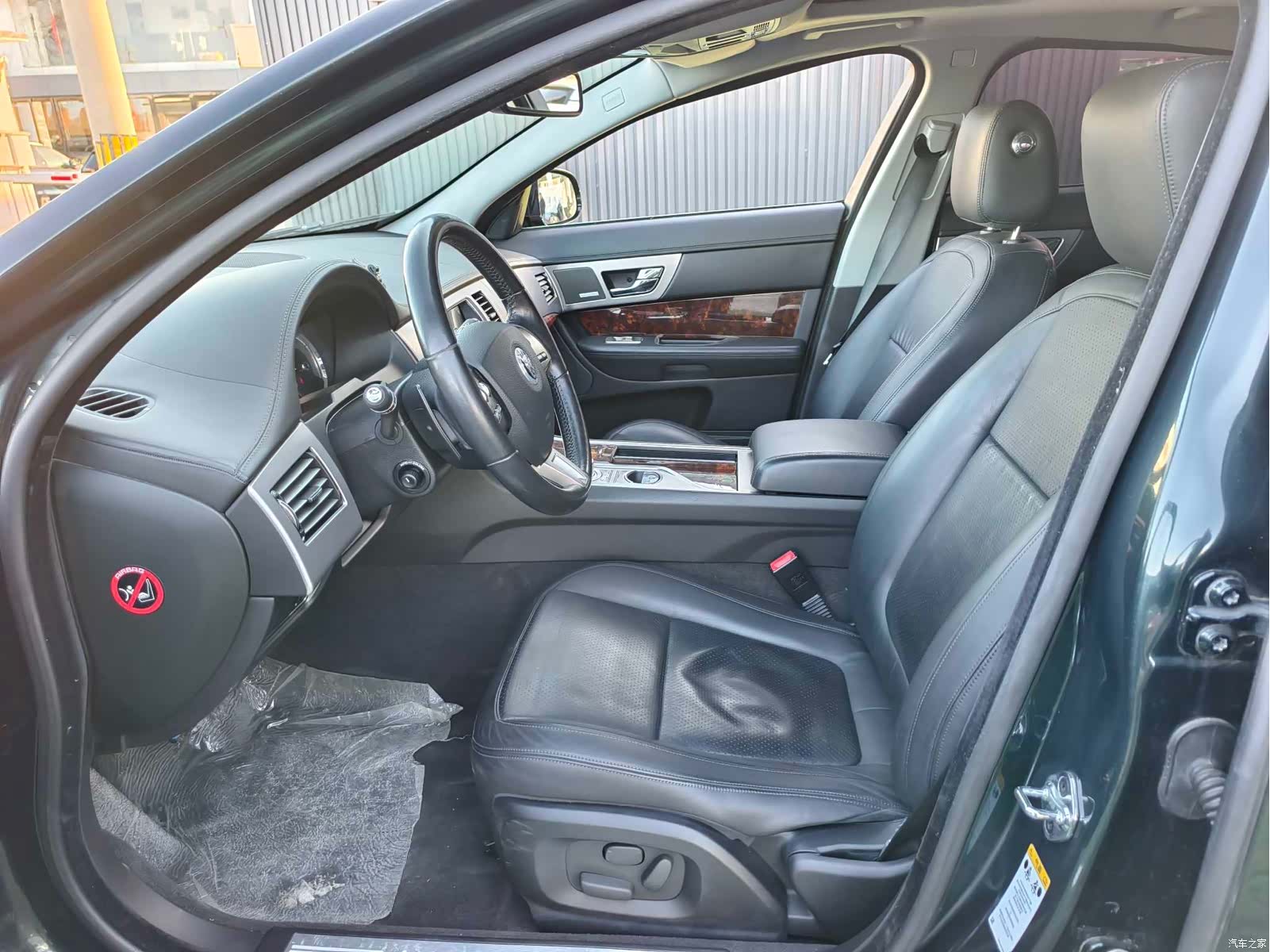 Jaguar XF, 2010 12