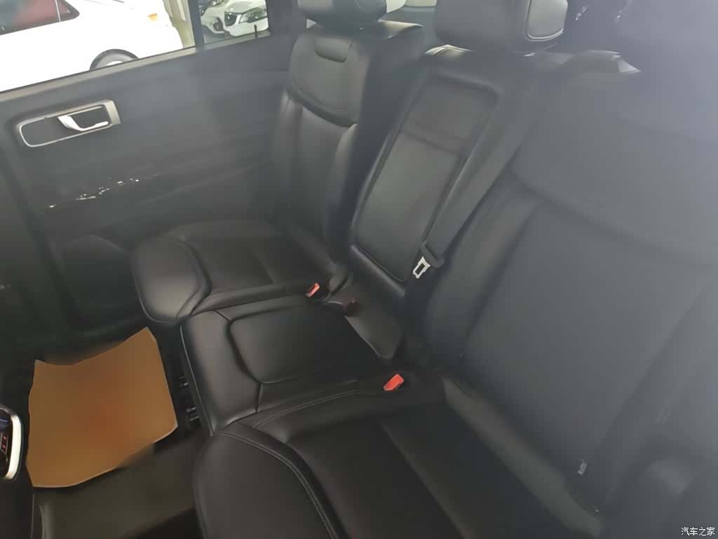 Ford Explorer, 2024 17