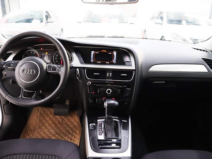 Audi A4L 2014, фото 17