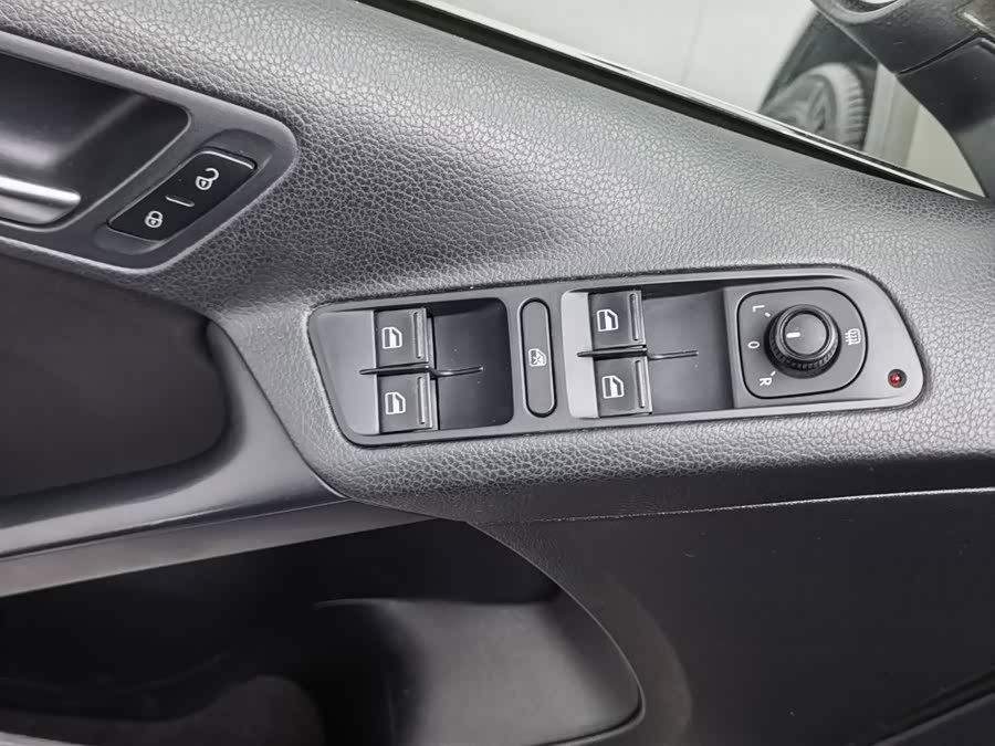 Volkswagen Tiguan 2018, фото 9